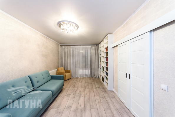 
  Продается 2-комн. квартира, 56.7 м², Сибирская ул, д. 98
. Фото 1.