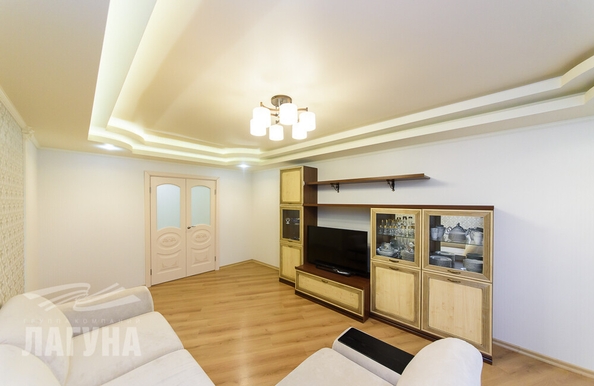 
  Продается 3-комн. квартира, 83.5 м², Архитектора Василия Болдырева ул, д. 4
. Фото 2.
