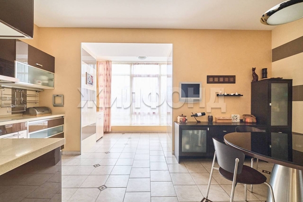 
  Продается 3-комн. квартира, 140 м², Затеевский пер, д. 8
. Фото 12.