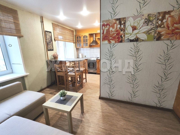 
  Продается 3-комн. квартира, 50.9 м², Красный пер, д. 4
. Фото 2.