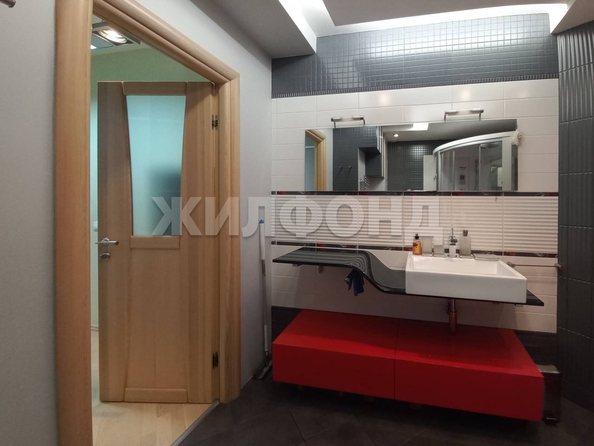 
  Продается 3-комн. квартира, 124 м², Кузнецова ул, д. 15
. Фото 17.