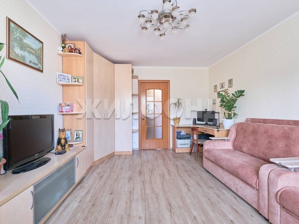 
  Продается 3-комн. квартира, 60.6 м², Суворова ул, д. 13
. Фото 3.