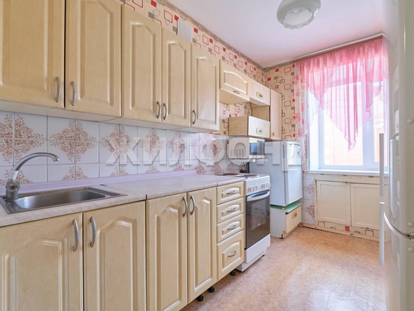 
  Продается 3-комн. квартира, 60.6 м², Суворова ул, д. 13
. Фото 11.