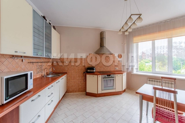 
  Продается 4-комн. квартира, 152 м², Вершинина ул, д. 24В
. Фото 8.