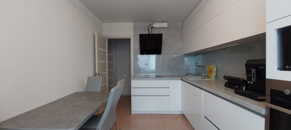 
  Продается 2-комн. квартира 51 м², в ЖК Ласточка, дом 1. Фото 3.