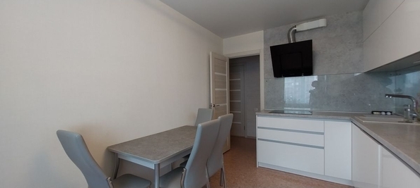 
  Продается 2-комн. квартира 51 м², в ЖК Ласточка, дом 1. Фото 4.