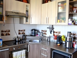 Продается 3-комнатная квартира мкр 8-й, 65.2 м², 3200000 рублей