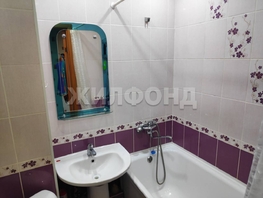 Продается 3-комнатная квартира Чеглецова ул, 56 м², 5000000 рублей