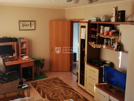 Продается 3-комнатная квартира Новогодняя ул, 61.4 м², 2000000 рублей