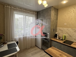 Продается 4-комнатная квартира Октябрьский пр-кт, 82  м², 8000000 рублей