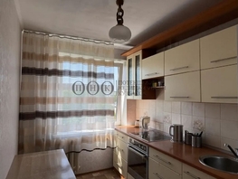 Продается 3-комнатная квартира Строителей б-р, 66.5  м&sup2;, 7900000 рублей