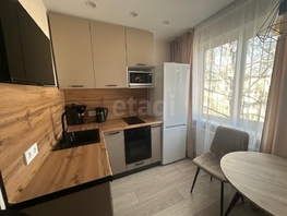 Снять трехкомнатную квартиру Новогодняя ул, 56.5 м², 52000 рублей