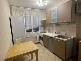 Снять трехкомнатную квартиру Петухова ул, 50 м², 35000 рублей