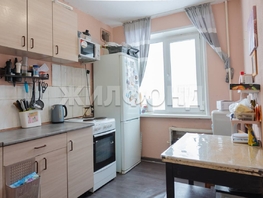 Продается 3-комнатная квартира Бориса Богаткова ул, 60  м&sup2;, 6600000 рублей