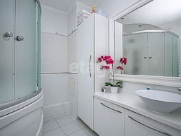 Продается 2-комнатная квартира Военная ул, 57.2  м&sup2;, 10000000 рублей