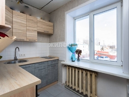 Продается 3-комнатная квартира 1-й кв-л, 63.7  м², 4150000 рублей