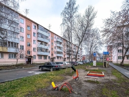 Продается 4-комнатная квартира Петухова ул, 61 м², 4800000 рублей