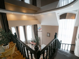 Дом, 319.7 м², 3 этажа, участок 129000 сот.