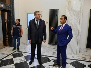 Глава региона пригласил в Омск крупнейшего застройщика из Казахстана 