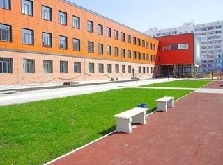 На улице Владимира Высоцкого началось строительство школы на 1100 мест